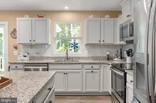 7412 Brentford Ter, Fredericksburg, VA 22407 - Photo 5