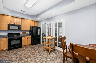 11208 Silversmith Ln, Fredericksburg, VA 22407 - Photo 17