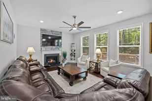 12914 Infantry Dr, Spotsylvania, VA 22551 - Photo 5