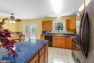 12215 Stonehenge Dr, Fredericksburg, VA 22407 - Photo 11