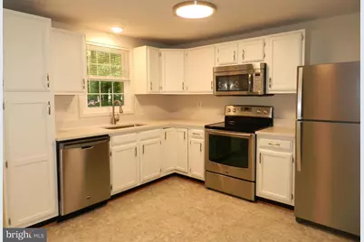 10605 Holleybrooke Drive, Spotsylvania, VA 22553 - Photo 9