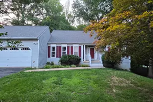7205 Lord Barton Dr, Fredericksburg, VA 22407 - Photo 3