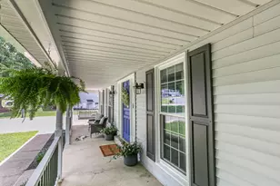 7303 Lord Barton Dr, Fredericksburg, VA 22407 - Photo 3