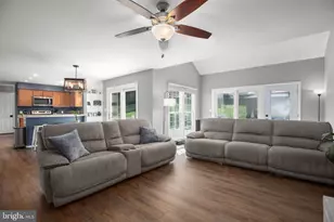 7303 Lord Barton Dr, Fredericksburg, VA 22407 - Photo 11