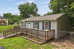 343 Albany St, Fredericksburg, VA 22407 - Photo 3