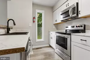 343 Albany St, Fredericksburg, VA 22407 - Photo 7