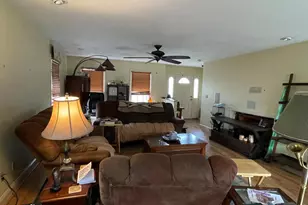 6108 N Willow Pond Dr, Fredericksburg, VA 22407 - Photo 3
