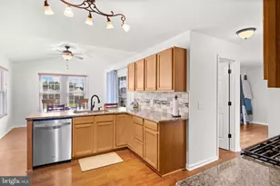 12110 Stonehenge Dr, Fredericksburg, VA 22407 - Photo 19
