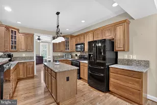 8610 Laroque Run Dr, Fredericksburg, VA 22407 - Photo 11