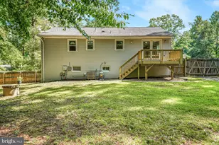 6805 Ashton Cir, Fredericksburg, VA 22407 - Photo 9