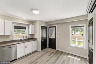 5725 Ross Dr, Fredericksburg, VA 22407 - Photo 9