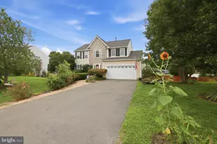6106 Crown Grant Dr, Spotsylvania, VA 22553 - Photo 3