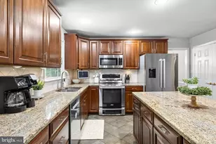 6001 Fox Point Rd, Fredericksburg, VA 22407 - Photo 17