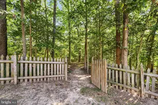6001 Fox Point Rd, Fredericksburg, VA 22407 - Photo 11
