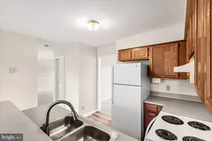 10704 Live Oak Ct, Fredericksburg, VA 22407 - Photo 9