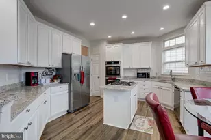 5218 Windbreak Dr, Fredericksburg, VA 22407 - Photo 9