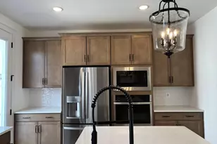 9211 Forkleaf Oak Dr, Fredericksburg, VA 22407 - Photo 5