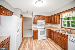 5802 Queen's Mill Cir, Fredericksburg, VA 22407 - Photo 19