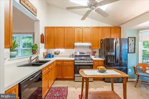 11602 Sarrington Ct, Fredericksburg, VA 22407 - Photo 7
