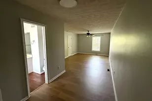 11512 Woodland View Dr, Fredericksburg, VA 22407 - Photo 7