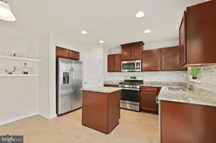 9103 Wood Creek Cir, Fredericksburg, VA 22407 - Photo 3