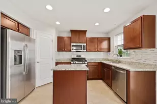 9103 Wood Creek Cir, Fredericksburg, VA 22407 - Photo 7