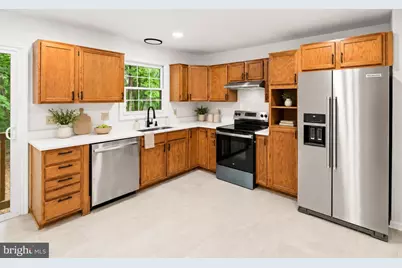 6922 Ridge Way Drive, Fredericksburg, VA 22407 - Photo 9