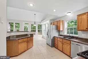3915 Carlyle Ct, Fredericksburg, VA 22408 - Photo 7