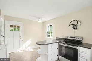4145 Woodside Dr, Fredericksburg, VA 22407 - Photo 5