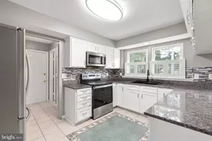 11209 Springfield Dr, Fredericksburg, VA 22408 - Photo 17