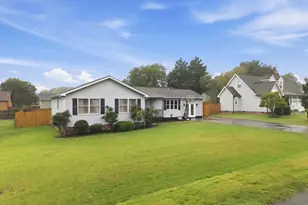 4517 Susanne Dr, Fredericksburg, VA 22408 - Photo 3