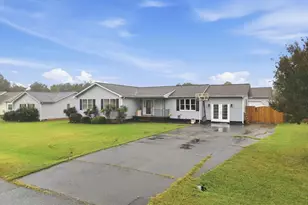 4517 Susanne Dr, Fredericksburg, VA 22408 - Photo 7