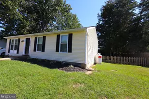 10939 Huntington Woods Cir, Fredericksburg, VA 22407 - Photo 3