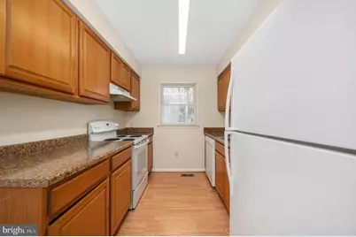 10704 Whiperwhill Court N, Spotsylvania, VA 22553 - Photo 9