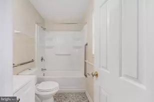 10704 Whiperwhill Ct N, Spotsylvania, VA 22553 - Photo 21