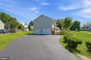 10721 Peach Tree Dr, Fredericksburg, VA 22407 - Photo 5