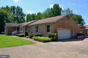 1326 Heatherstone Dr, Fredericksburg, VA 22407 - Photo 7