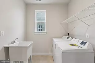 7702 Bowles Cir, Fredericksburg, VA 22407 - Photo 43