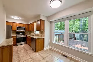 10803 Heatherwood Dr, Spotsylvania, VA 22553 - Photo 7