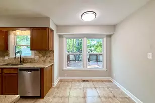 10803 Heatherwood Dr, Spotsylvania, VA 22553 - Photo 9