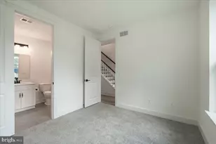 9211 Forkleaf Oak Dr, Fredericksburg, VA 22407 - Photo 5
