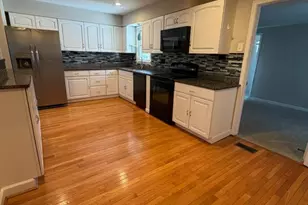 10310 Meadowview Dr, Fredericksburg, VA 22408 - Photo 9