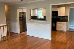 10310 Meadowview Dr, Fredericksburg, VA 22408 - Photo 3