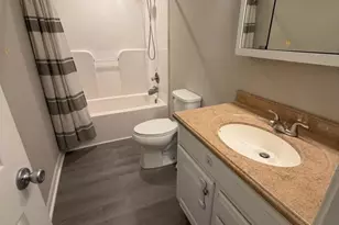 10310 Meadowview Dr, Fredericksburg, VA 22408 - Photo 15
