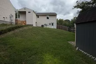 10310 Meadowview Dr, Fredericksburg, VA 22408 - Photo 25