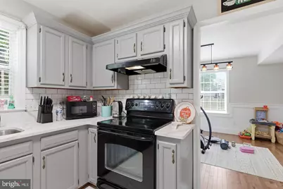 10106 S Fulton Drive, Fredericksburg, VA 22408 - Photo 7