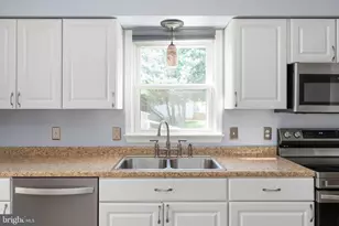 800 Shamrock Dr, Fredericksburg, VA 22407 - Photo 7