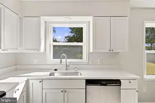 2140 Minnear St, Fredericksburg, VA 22407 - Photo 5