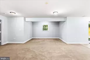 9912 Holland Meadows Ct, Fredericksburg, VA 22408 - Photo 11