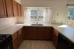 402 Batley Ct, Fredericksburg, VA 22406 - Photo 9